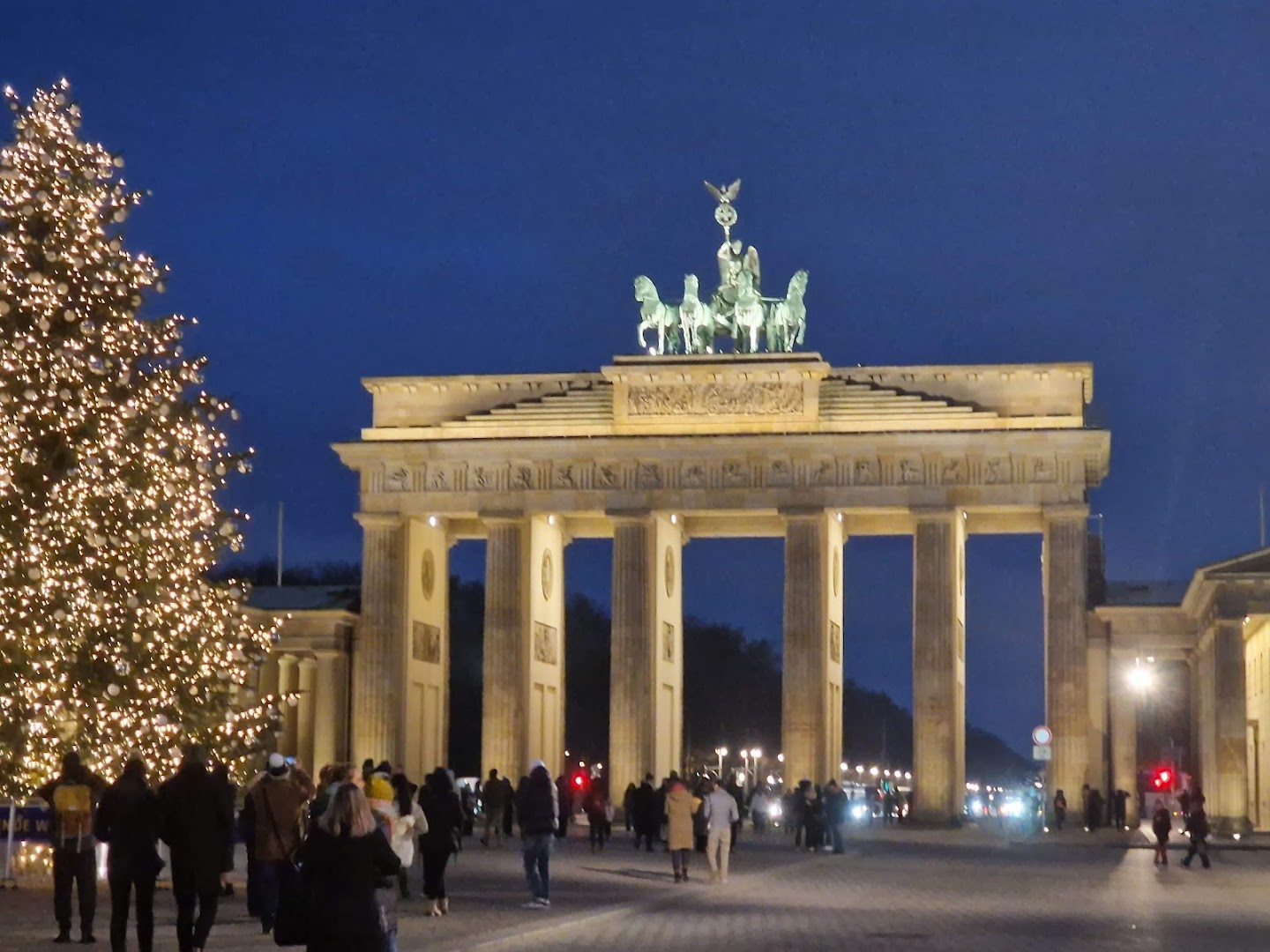 Brandenburg Gate — photo 8